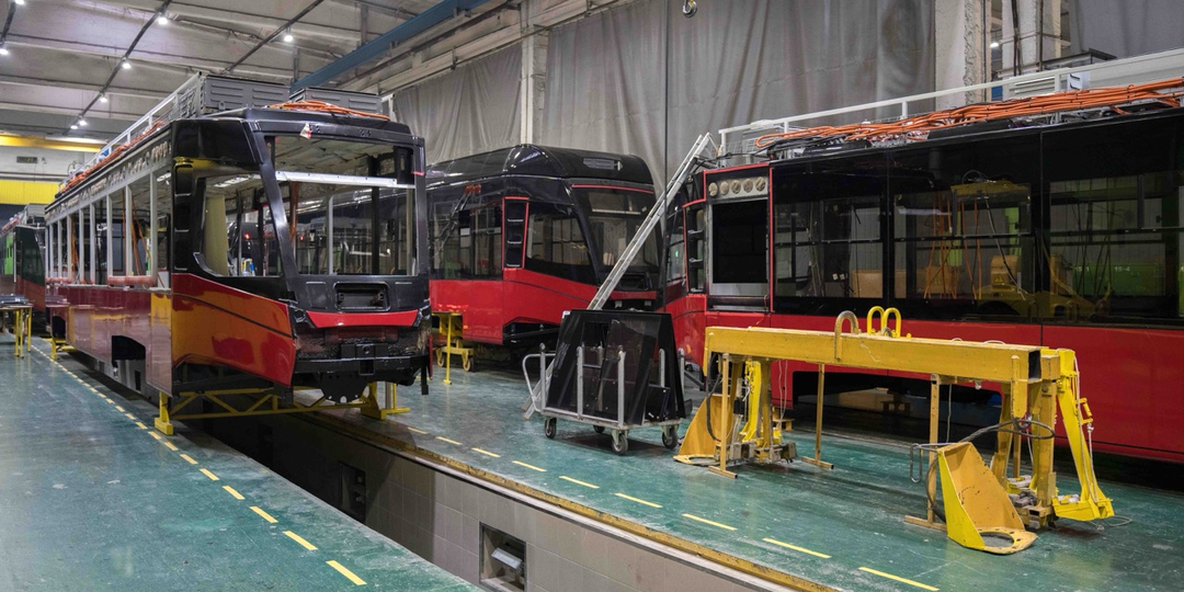 Как делают трамваи на заводе «БКМ Холдинг» в Минске: репортаж с производства