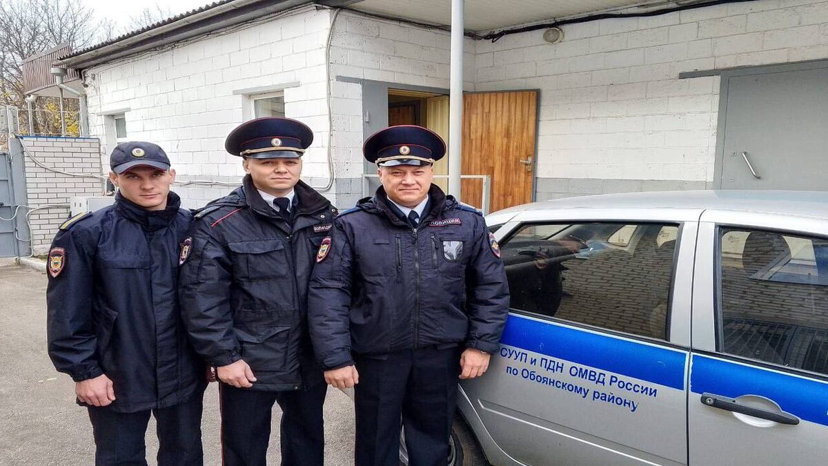    16-летнюю девочку спасли из тины в Обоянском районе