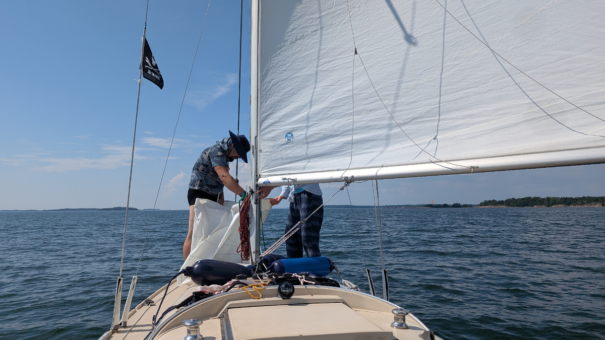 Меняем стаксель на ходу