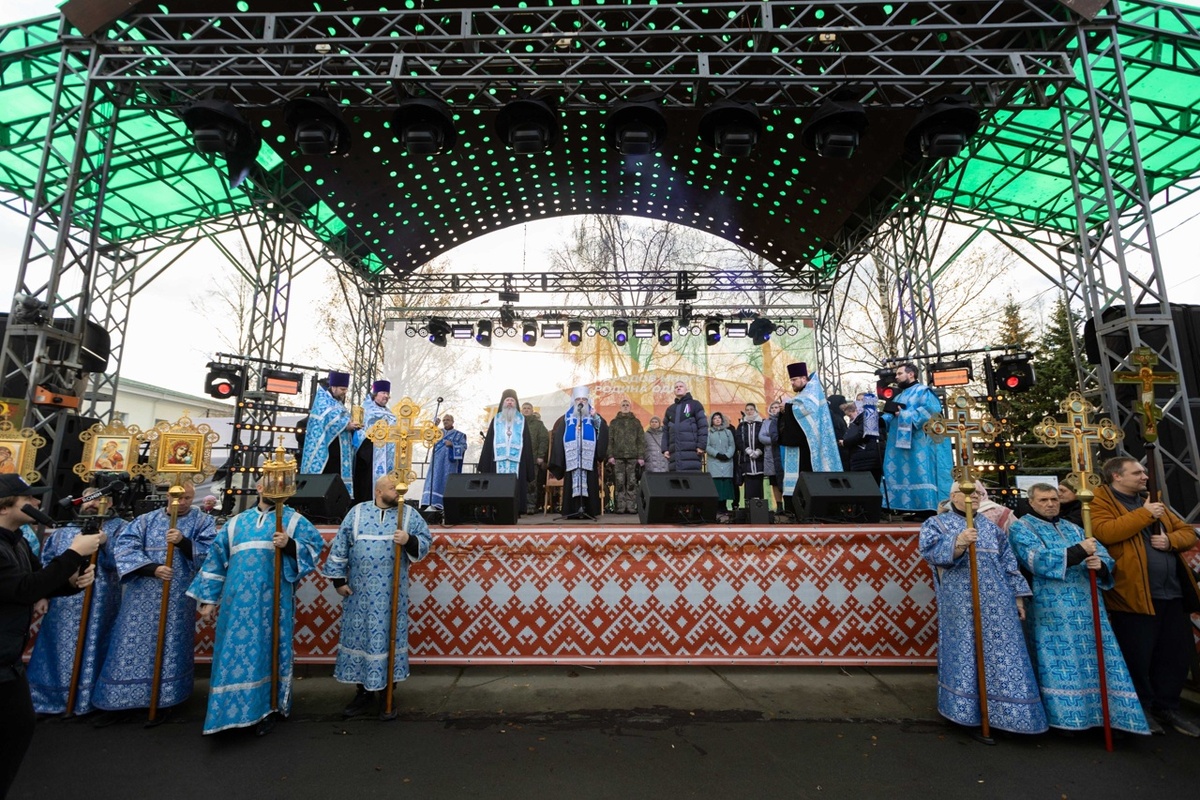    Элиссан Шандалович на Дне народного единства рассказал, что объединяет жителей КарелииПарламент Карелии