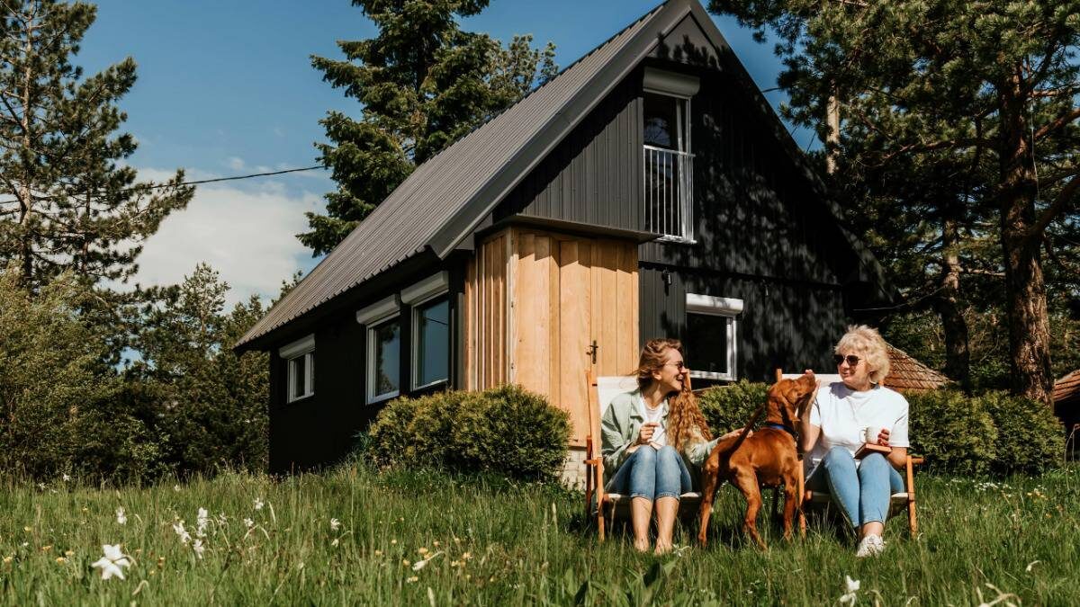    Для россиян, мечтающих приобрести собственный загородный дом, правительство России в скором времени предложит ряд мер, которые смогут облегчить покупку желаемой недвижимости / Фото: Shutterstock