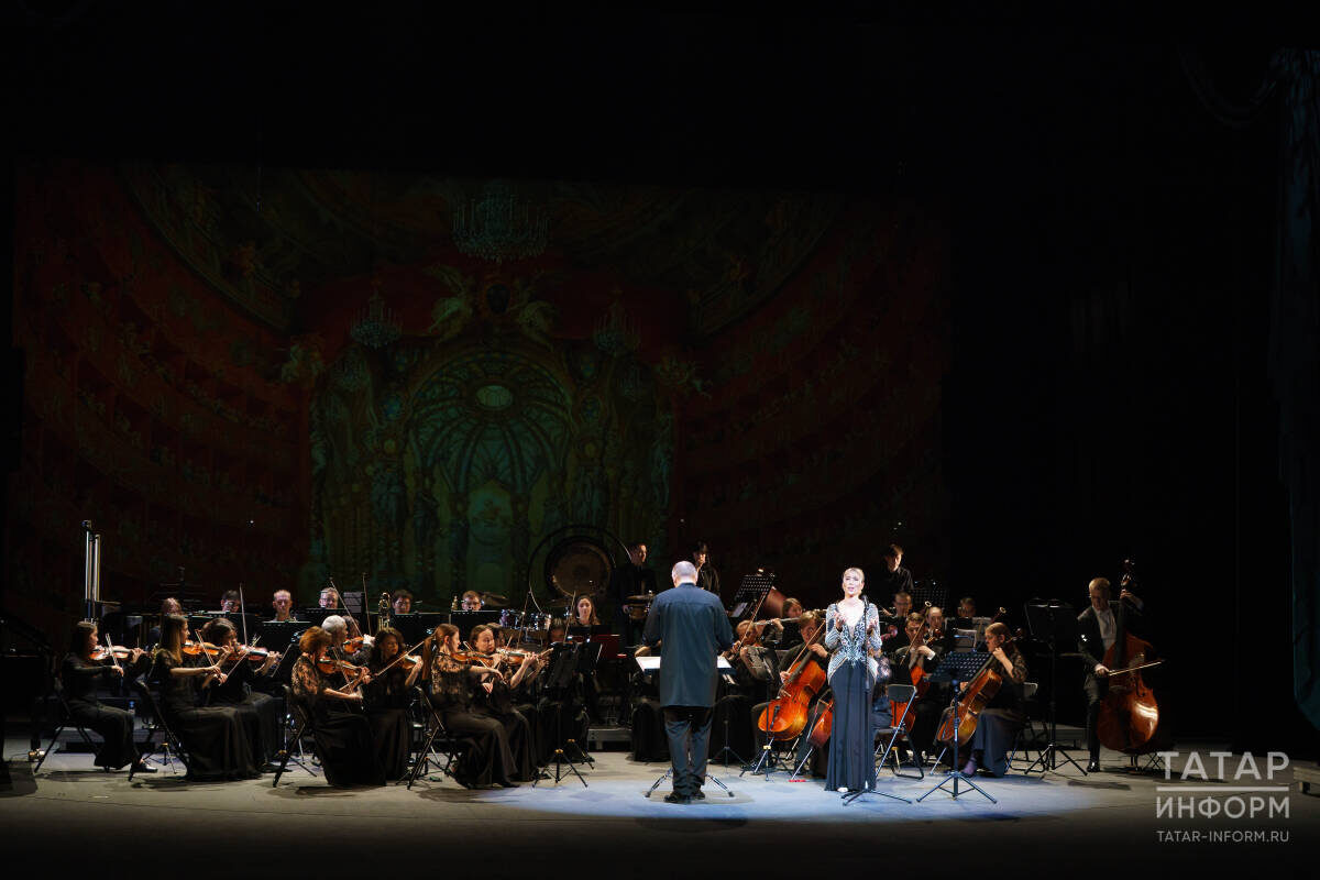 «Концерт с оркестром Камаловского театра должен был состояться уже давно. С художественным руководителем и главным дирижером этого оркестра Данияром Соколовым мы давние друзья»Фото: © Салават Камалетдинов / «Татар-информ»