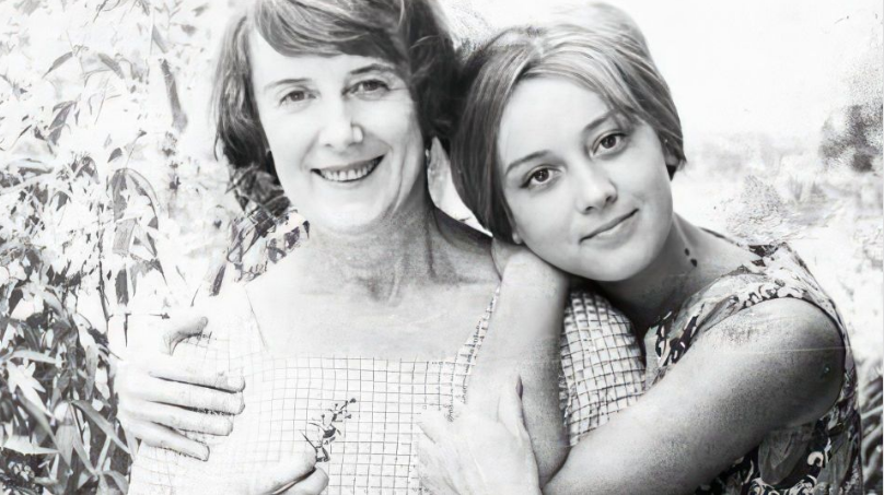 Маргарита Терехова с мамой.