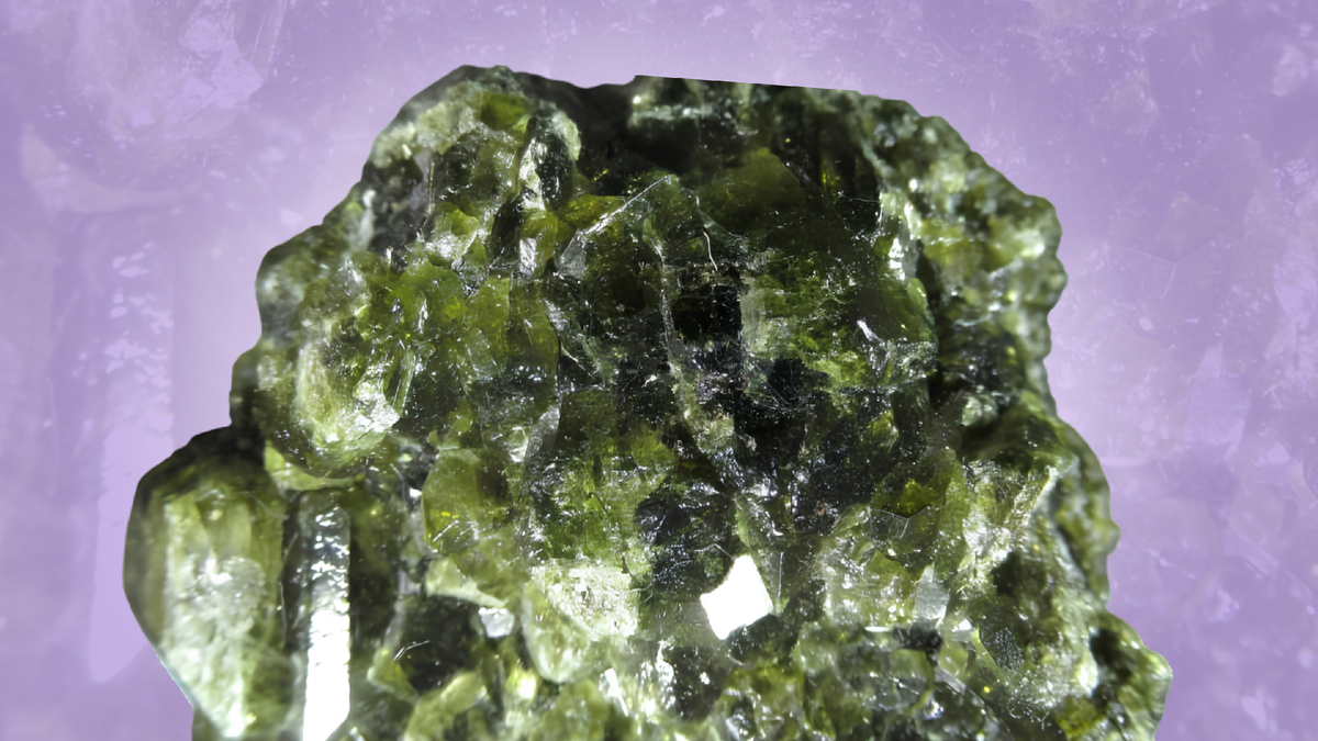 Камень диопсид