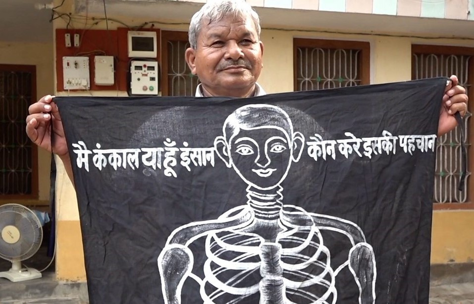    Коррупция, ошибка в документах, и человеку 18 лет пришлось доказывать, что он не мёртв. Источник изображения: bbc.co.uk