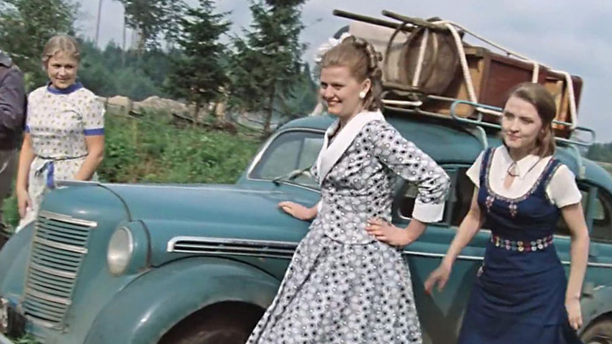 GoldКино. "Москва слезам не верит", три подруги