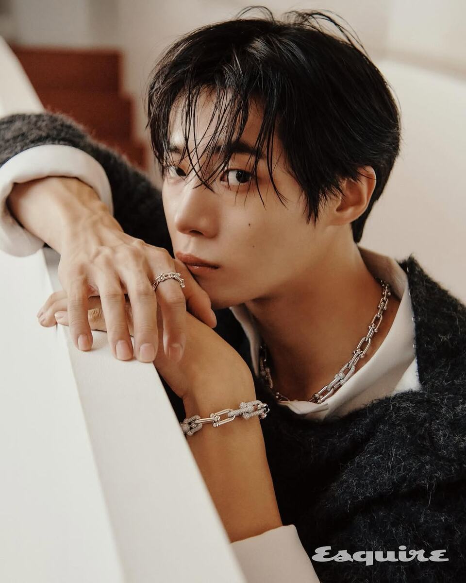     Фото: @cu.young
📷  Фото: @wow_kimsohyun
