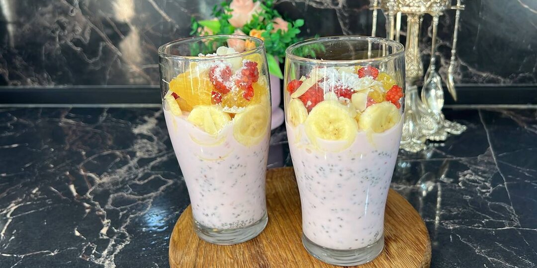 Десерт с йогуртом и семенами чиа