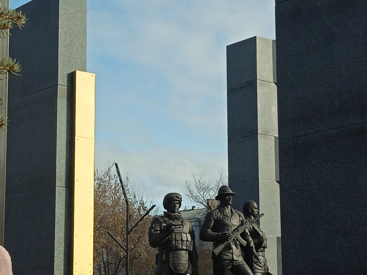 Новый памятник в Иркутске.