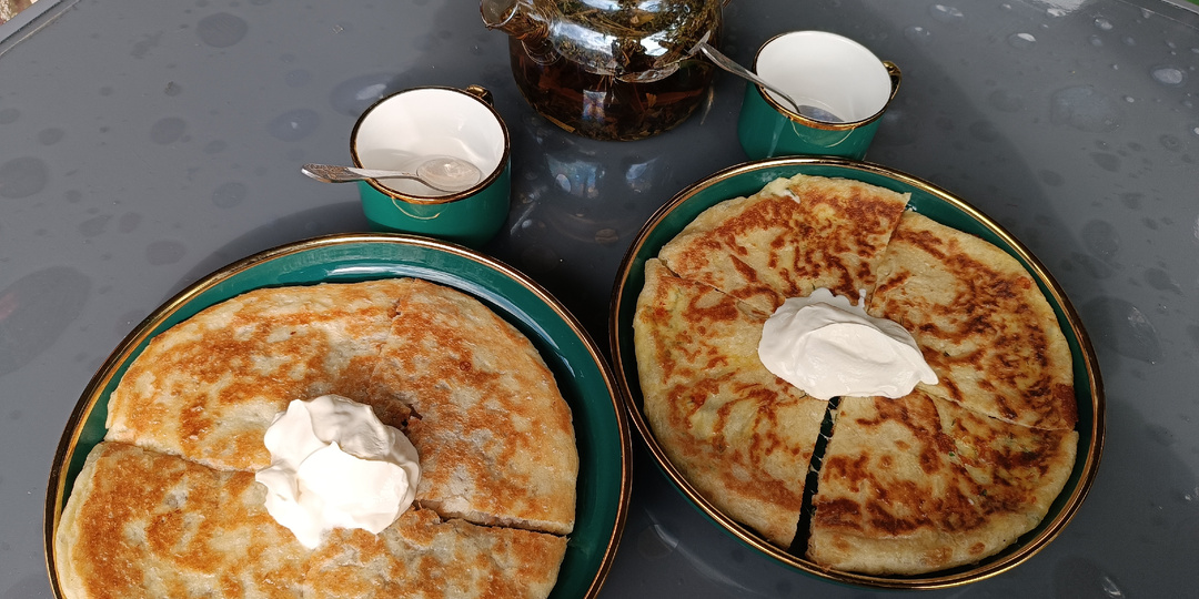 Кафе в Архызе. Хычины нашли, а гостеприимство спряталось