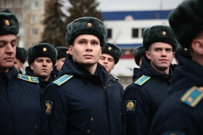 В Ульяновской области началась подготовка лётчиков дальней и военно-транспортной авиации. Обложка © Telegram / Алексей Русских