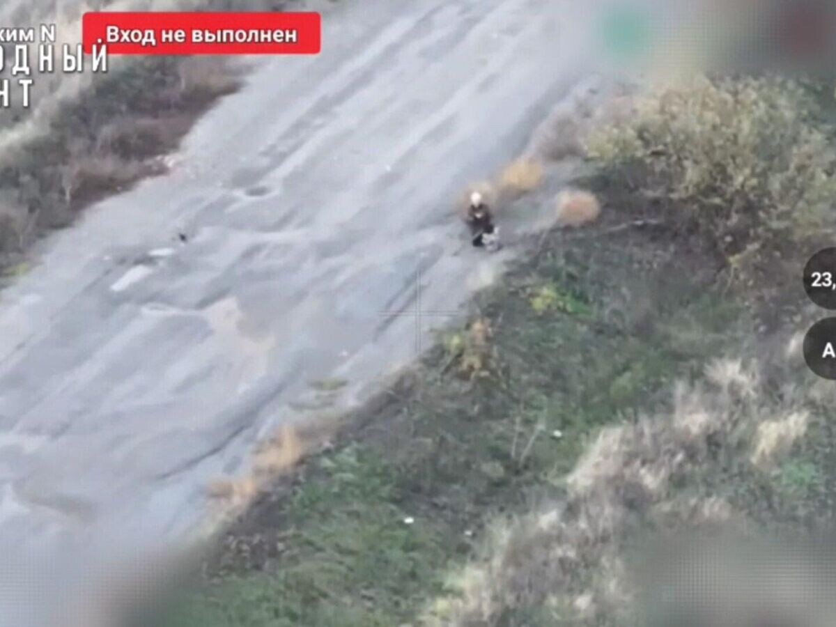    Боевики ВСУ дроном убивают мирного жителя, пытавшегося покинуть Купянск© Народный Фронт