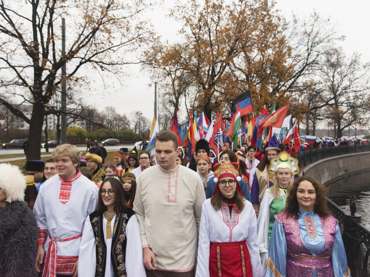     Среди активистов – волонтеры, добровольцы, студенты и молодые лидеры-патриоты. Фото: пресс-служба «Молодой Гвардии Единой России»