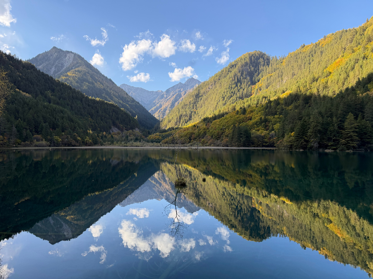 Mirror lake, национальный парк Цзючжайгоу