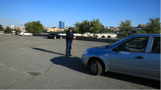 Упражнение выполняется в обе стороны.