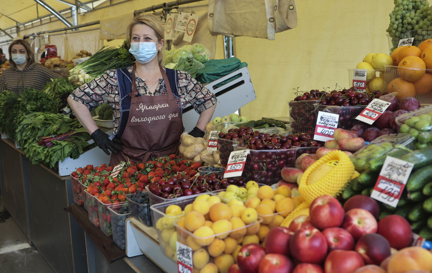 Источник: https://www.mk.ru/moscow/2021/06/06/stoimost-ovoshhey-i-fruktov-na-rynkakh-vykhodnogo-dnya-vyzvala-voprosy.html