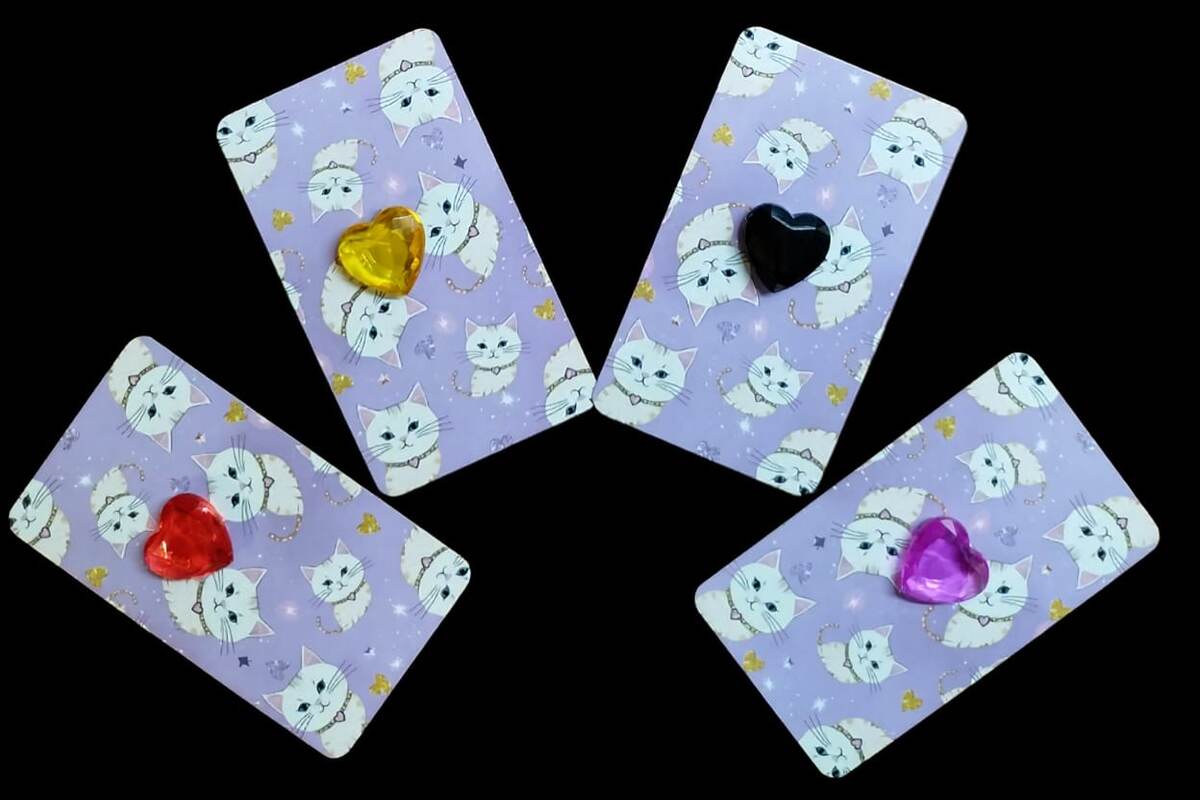 НУЖНО СОСРЕДОТОЧИТЬСЯ И ВЫБРАТЬ КАРТУ ИЛИ СЕРДЕЧКО