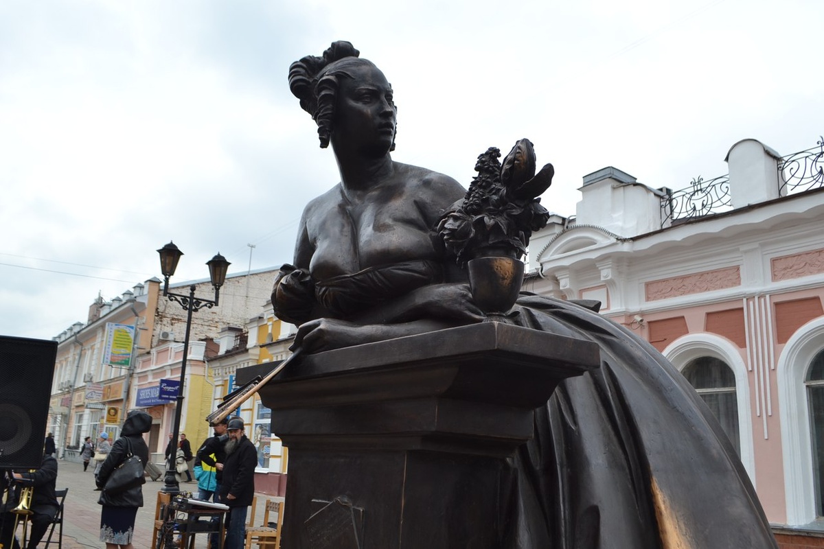 Источник: https://www.onlinetambov.ru/projects/tourist-tambov/sights-of-tambov/monuments-architecture/monuments-and-sculptures-of-tambov/