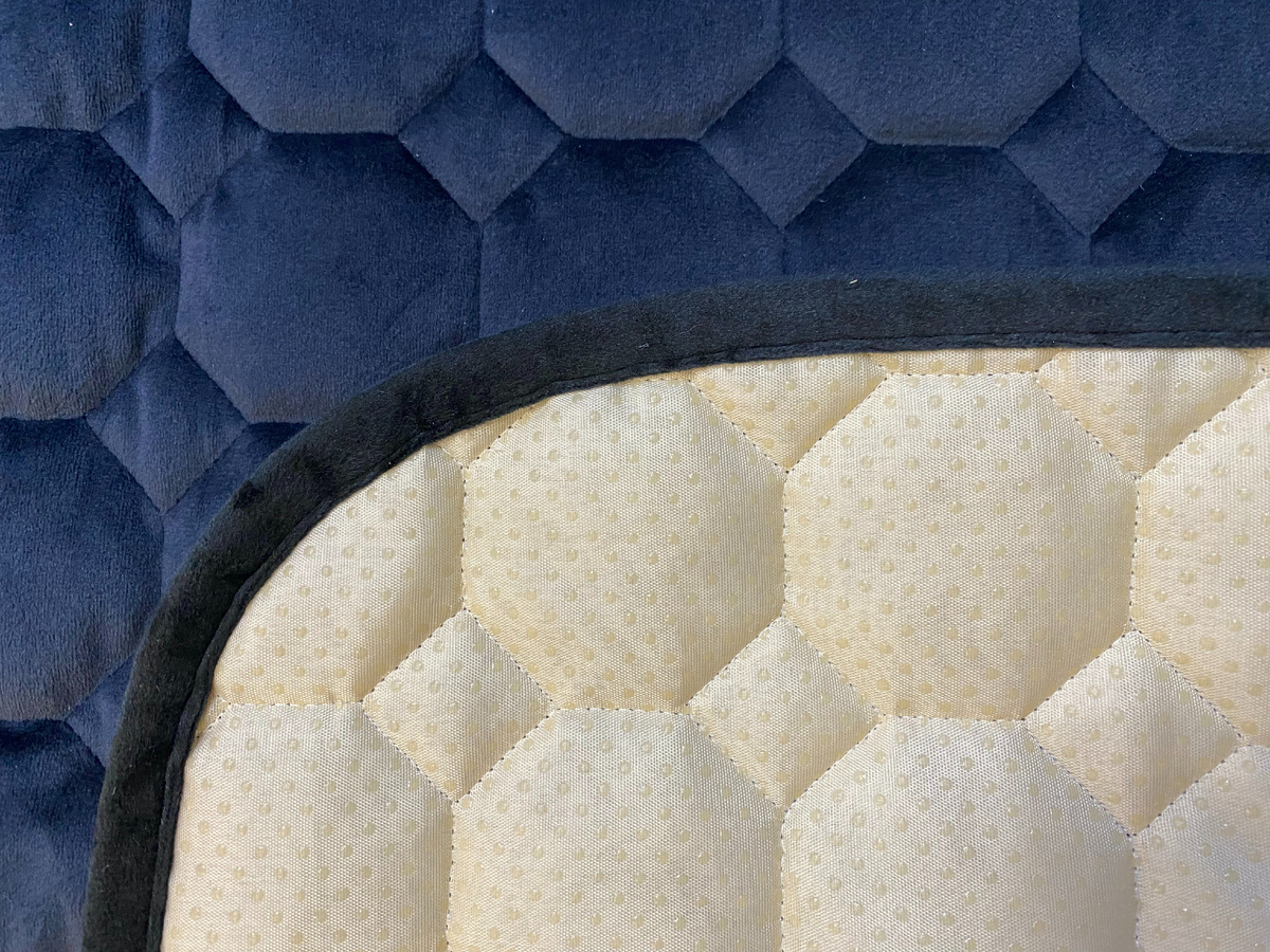 Накидка универсальная СПАЛБЕР для спальников грузовиков. Цвет чёрный соты. Фото СПАЛБЕР_3.