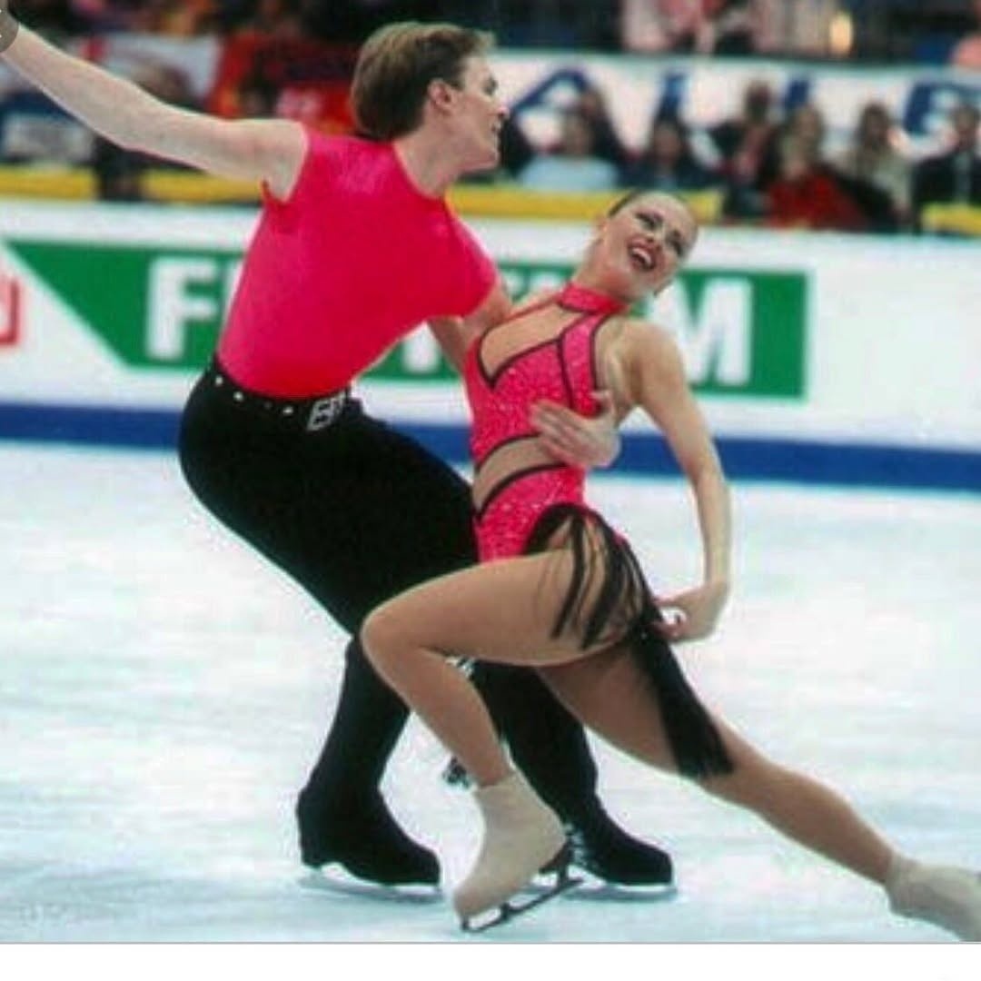    Анна Семенович со своим партнером на льдуСоцсети Анны Семенович