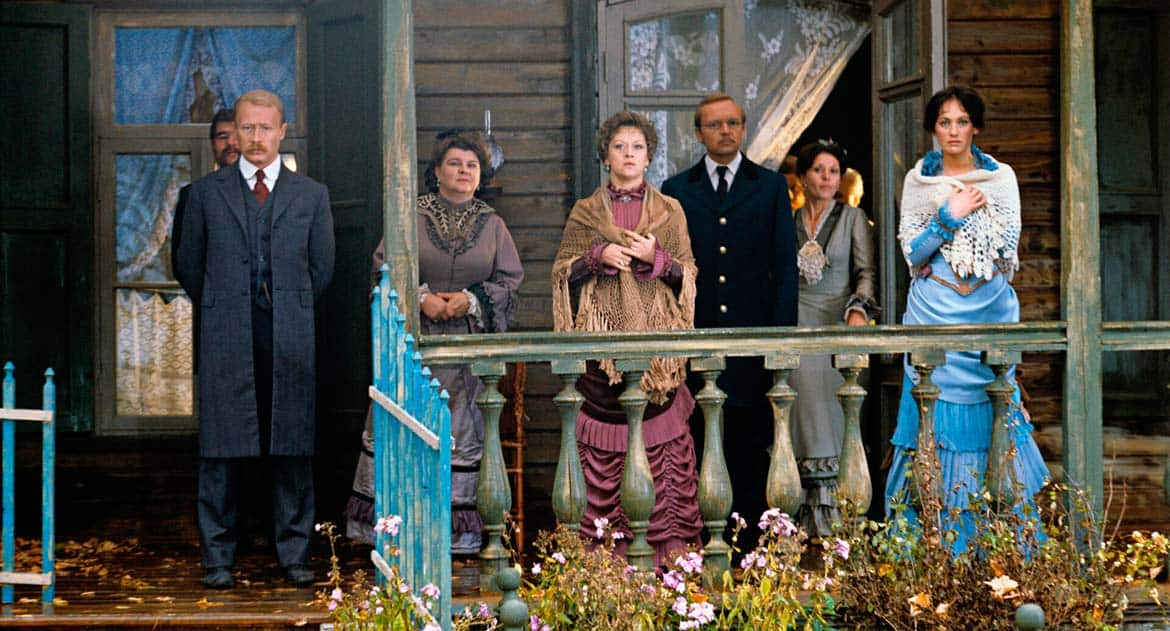    Фото: Кадр фильма «Жестокий романс», источник: kino-teatr.ru