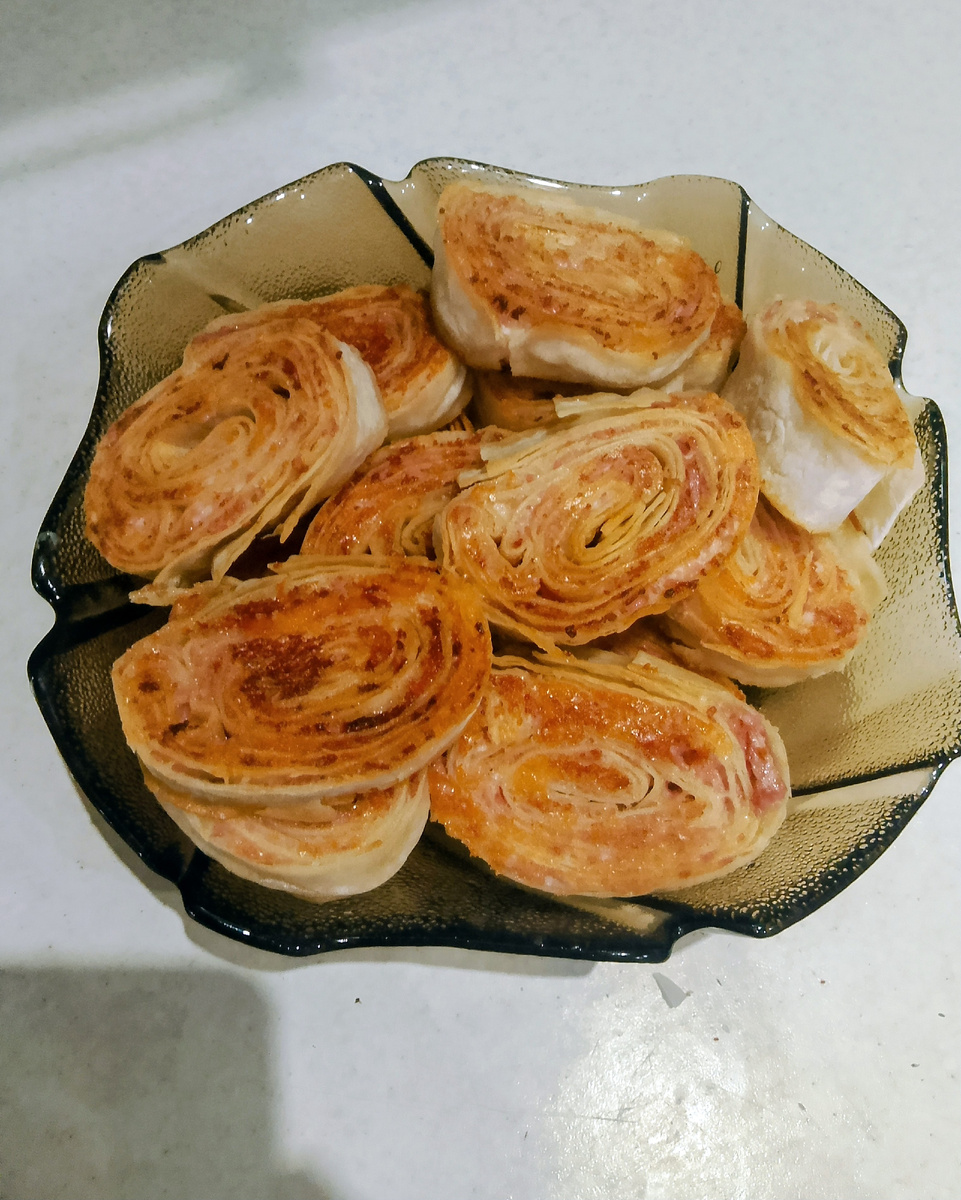 На фото так отсвечивает словно они прям все масляные, на самом деле нет