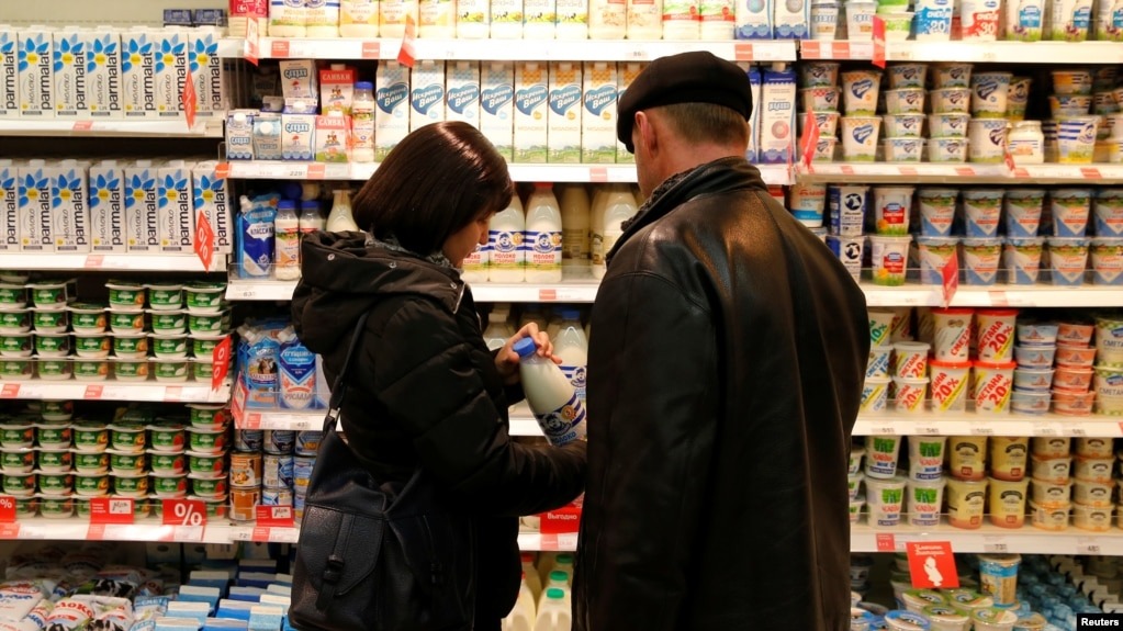 Посетители российского супермаркета