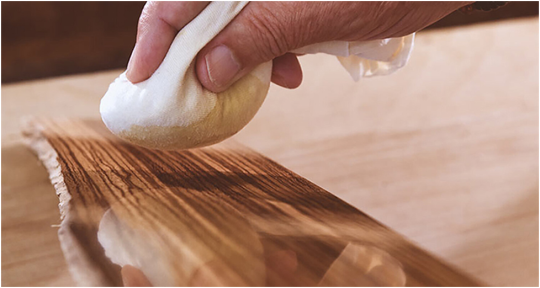 Нанесение полироля