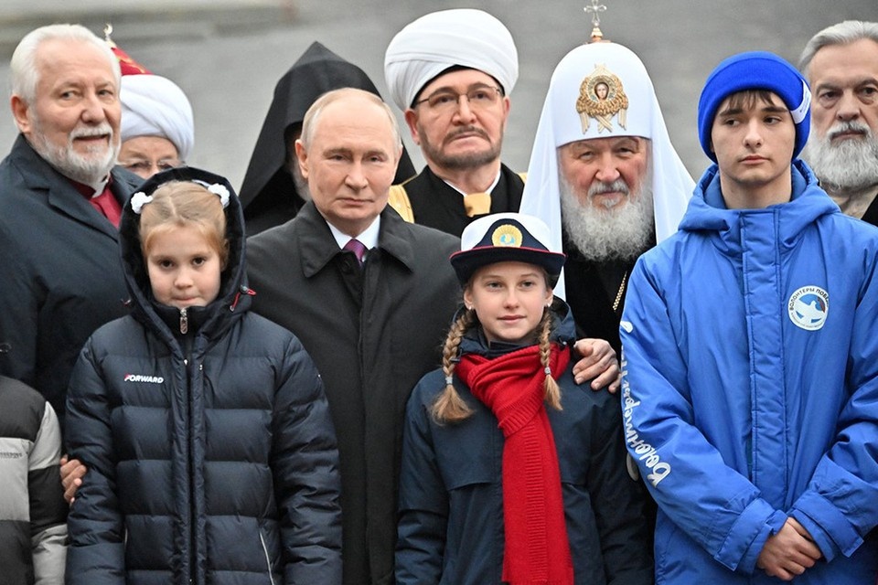    Путин встретился с детьми героев спецоперации Владимир ВЕЛЕНГУРИН