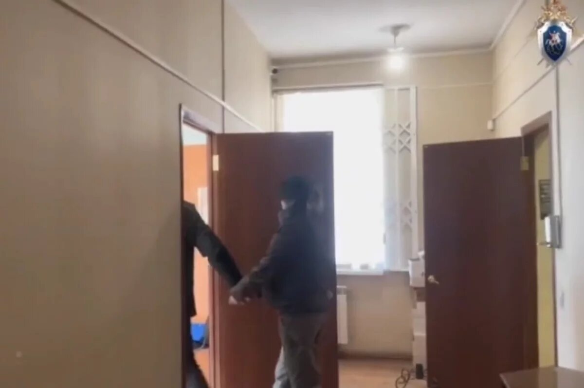    Труп пролежал в квартире не менее недели