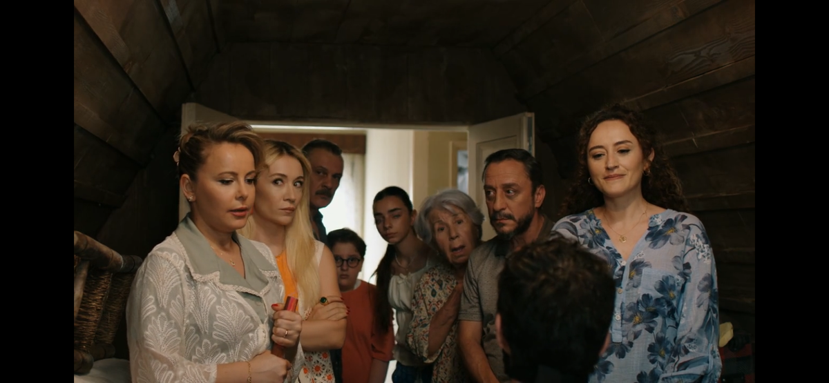 Стоп кадр из сериала «Семейное счастье»