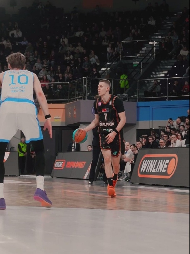     Скриншот с видео БК "Уралмаш".