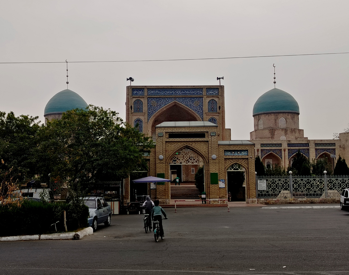 Медресе Нарбута-бия в Коканде. Фото автора 