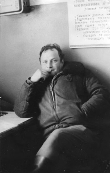 Батя в домике ИАС. Голифеи сапоги. Хромовые, офицерские. 