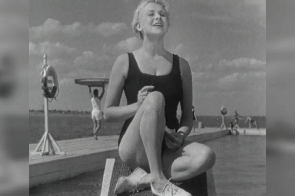 Кадр из фильма "Девушка с характером"