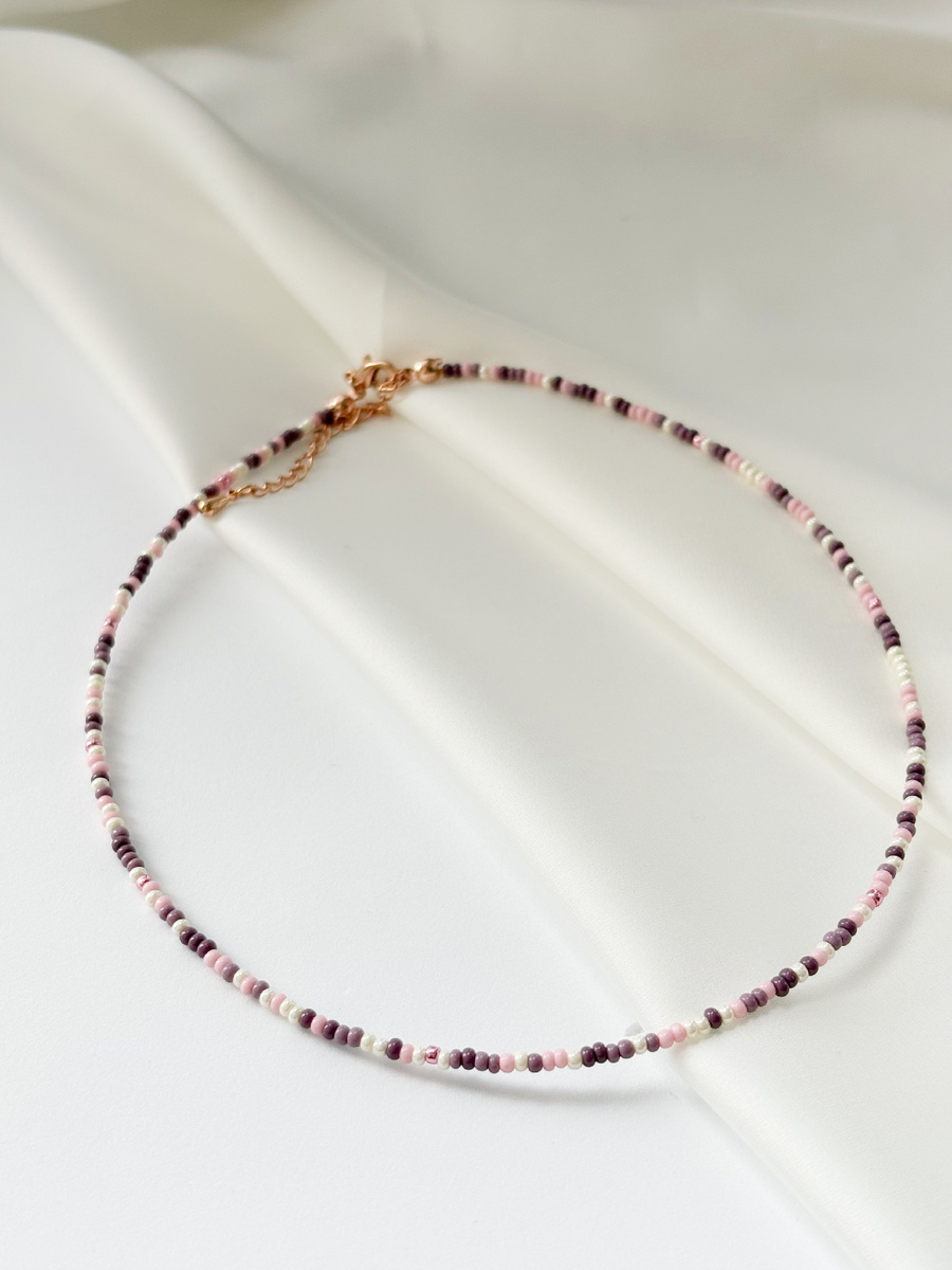 Это украшение станет прекрасным акцентом в вашем образе, добавив ему нотку романтики и женственности. 