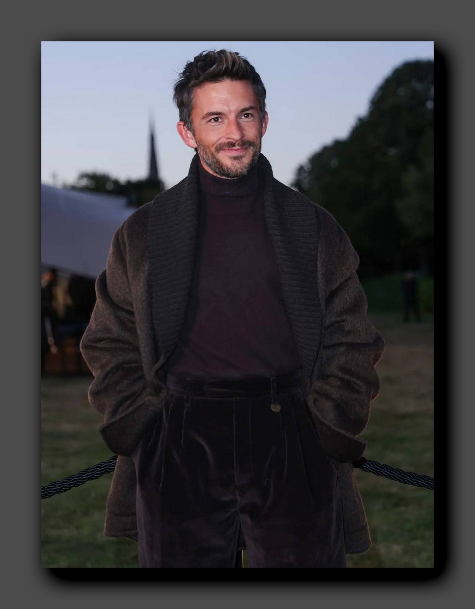 Джонатан Бейли