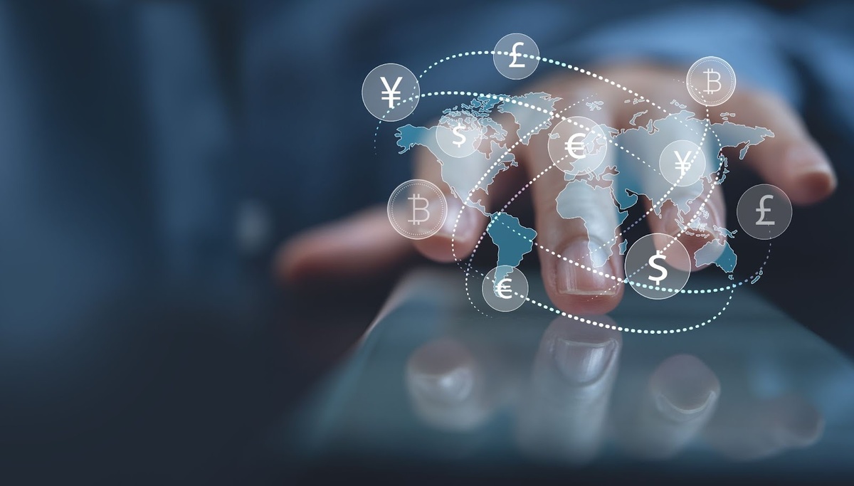 Международные переводы стали сложнее, но всё ещё возможны: SWIFT работает, хоть и с ограничениями.