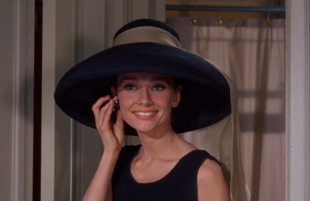     Одри Хепберн, кадр из фильма «Завтрак у Тиффани» (1961)