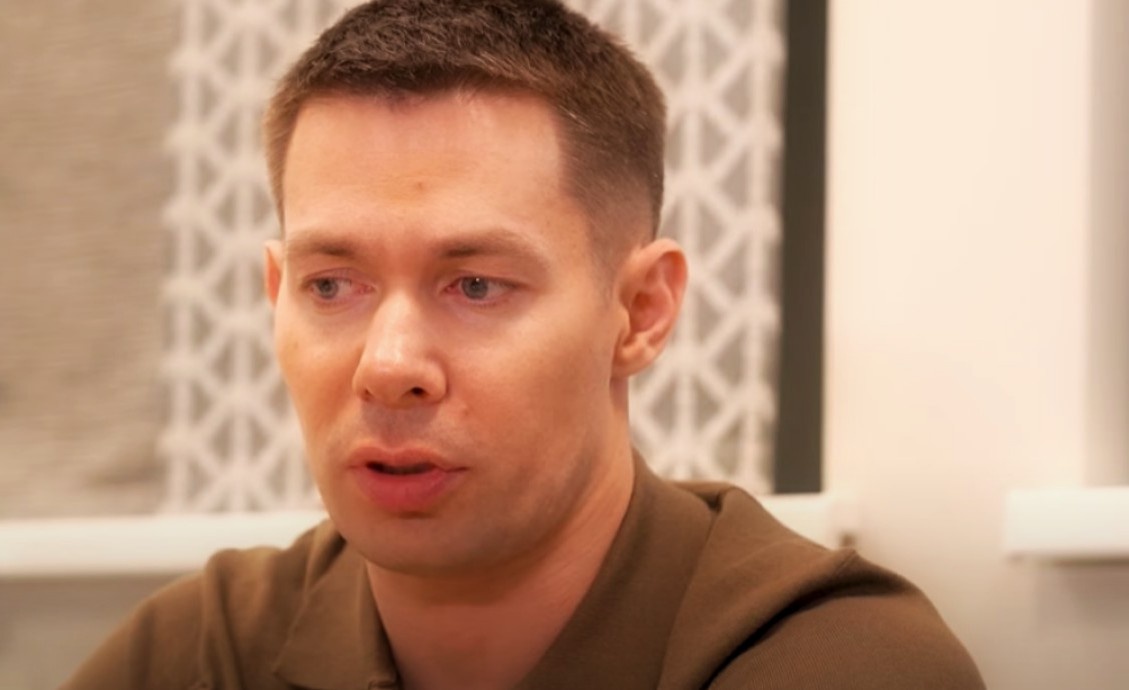 И вот тут начинается самое важное - разговор не о падении, а о том, как человек вытащил себя из ада и нашёл смысл там, где у других остаются только руины.
