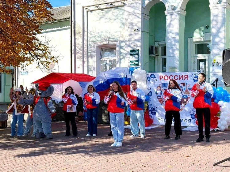    Фот о сообщества администрации Новошахтинска во "ВКонтакте" Редактор