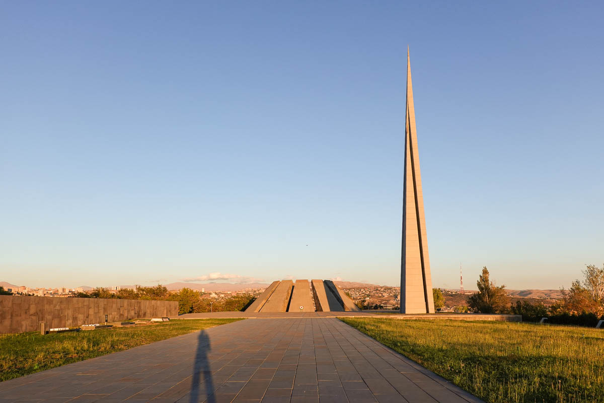 Мемориальный парк Цицернакаберд - мое любимое место в Ереване. Все фотографии сделаны мной.