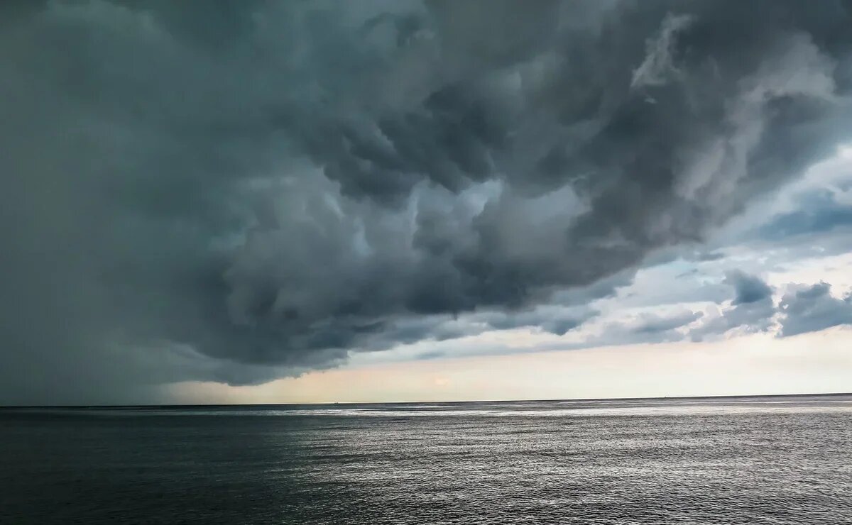    Российские туристы застряли на Боракае: на Филиппинах тайфун, который может задеть и Вьетнам