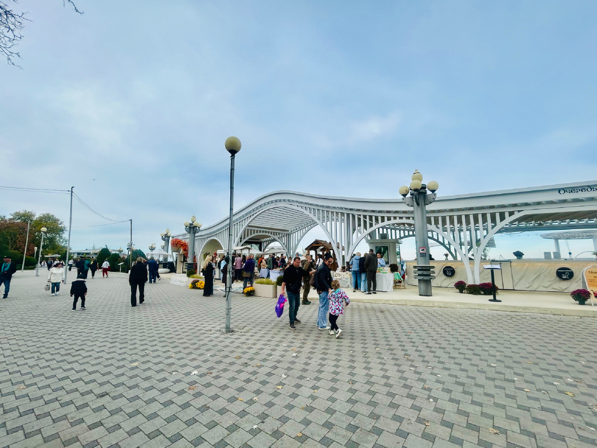 Павильон на верхней набережной