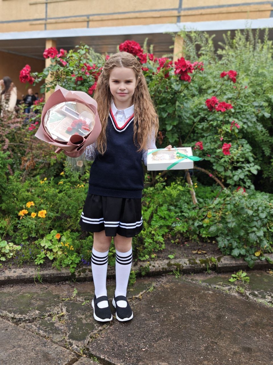 Соня не всегда в карго и толстовках🤣