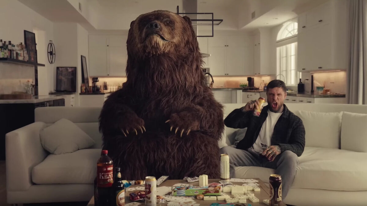 Фрагменты из клипа Russian Grizzly in America