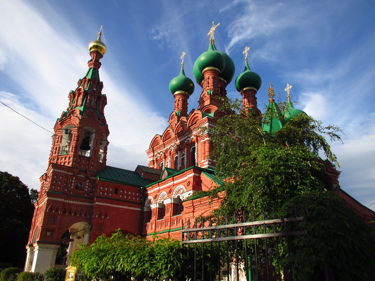 Троицкий храм XVII века в Останкине