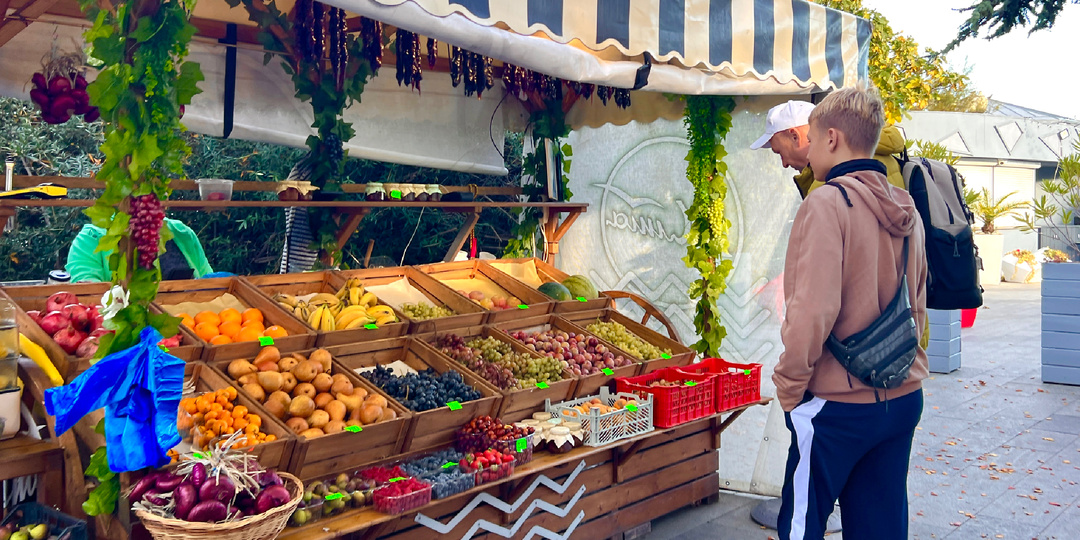 Из Москвы в Крым за фруктами: Что продают осенью на море. Цены и покупки