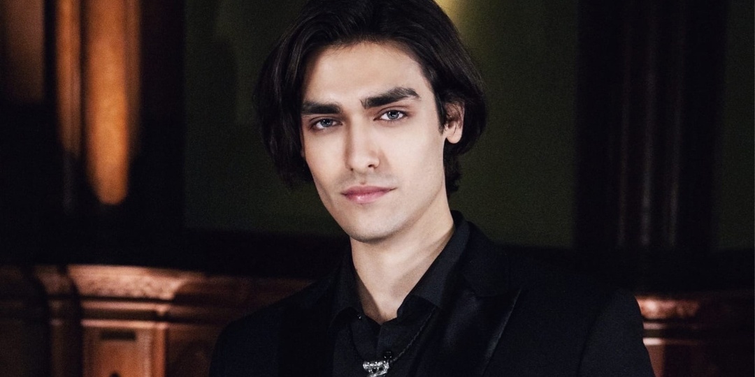 Олег Шепс: Прагматик в маске мага