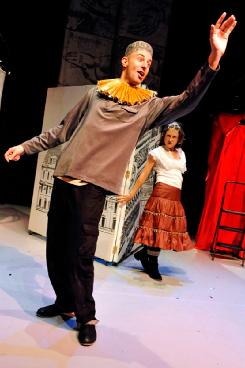 Для нарцисса это не игра, а единственная реальность. Его слова — непрерывная рекламная кампания его воображаемого «Я»